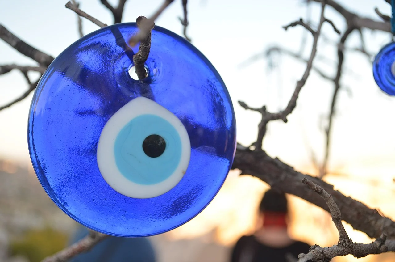 Bruxas Return to Wall Street, Sparking South Africa Concerns