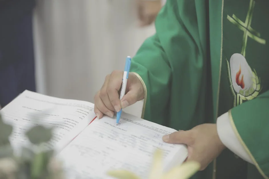 Pakistan's Prime Minister Seeks Trump Allies Amid Economic Crisis — Economy Business