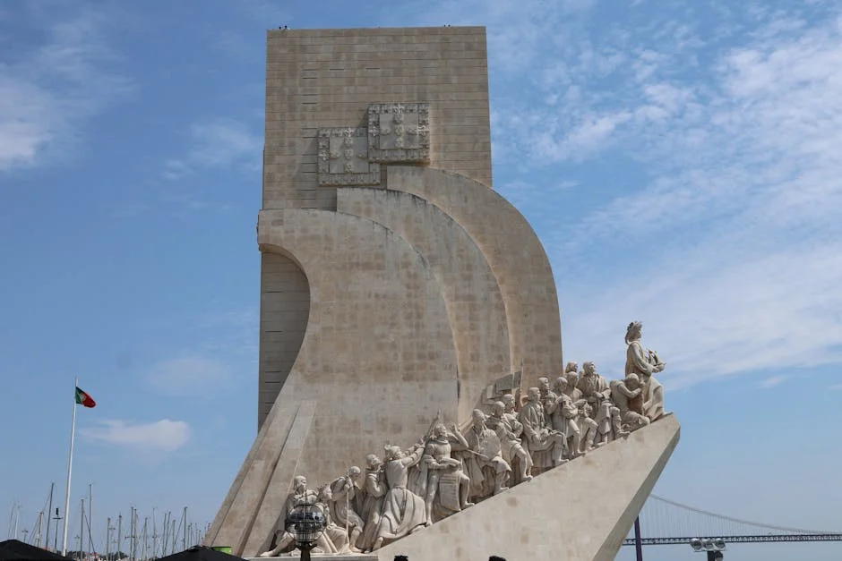 Portuguese Farmers Slam Military Plans — Economic Stakes for South Africa — Economy Business