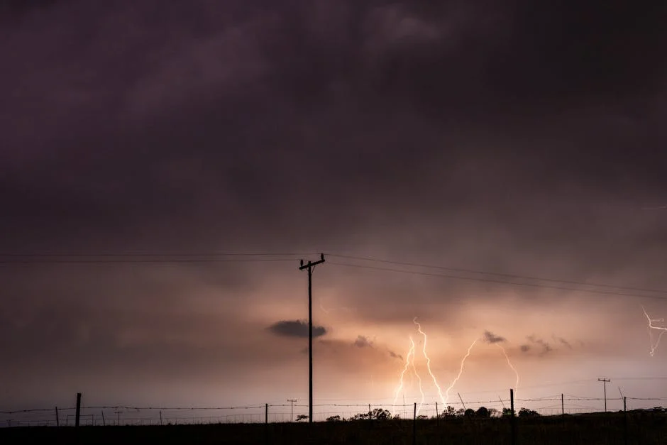 South African Weather Service Warns of Severe Thunderstorms This Weekend: What to Expect — Economy Business