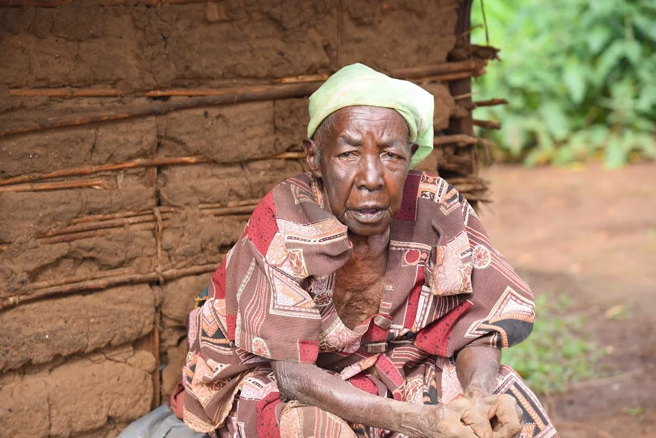 WHO Experts Advise on Ebola Treatments — African Economies Brace for Impact — Health Medicine